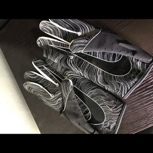 Nike Adult Vapor Jet 5.0 Football Gloves